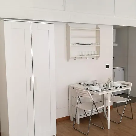 Lägenhet Monolocale Zona Loreto Mm1 Pasteur P1 *